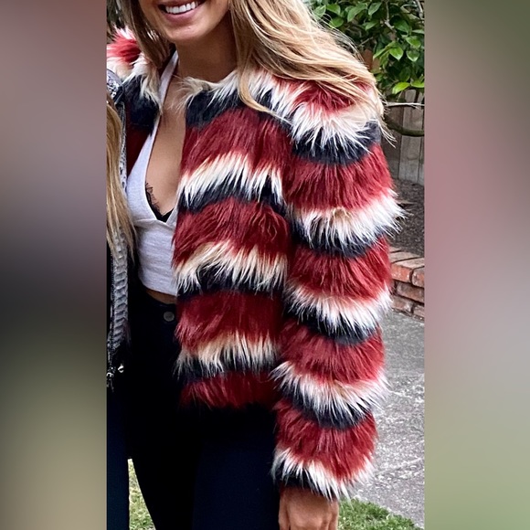MAJORELLE / Revolve Luka Faux Fur Coat Red Multi - Picture 5 of 6